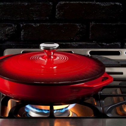 Lodge Casserole Red (1)